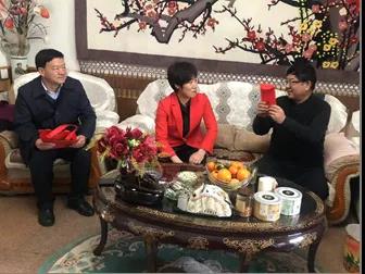 敦煌種業(yè)領(lǐng)導看望慰問公司老干部、老黨員及困難黨員職工