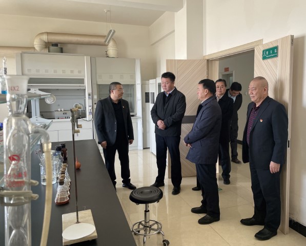 酒泉市政府黨組成員、副市長哈里別克來敦煌種業(yè)調研指導工作